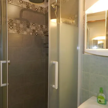 Duplex Climatise 2 Avec Piscine Et Parking - - Fr-1-251-905 *